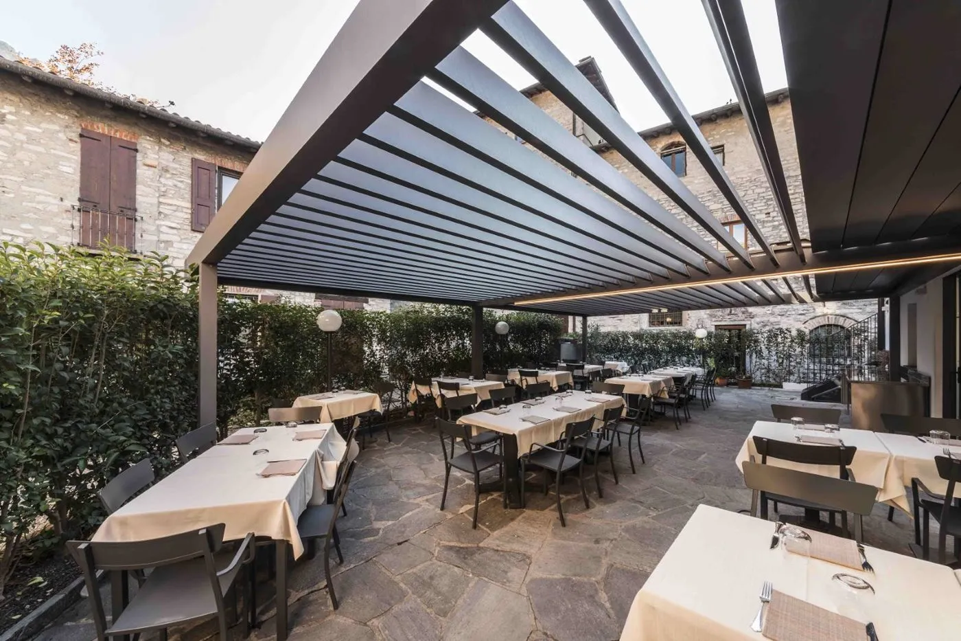 Restaurant louvered pergola
